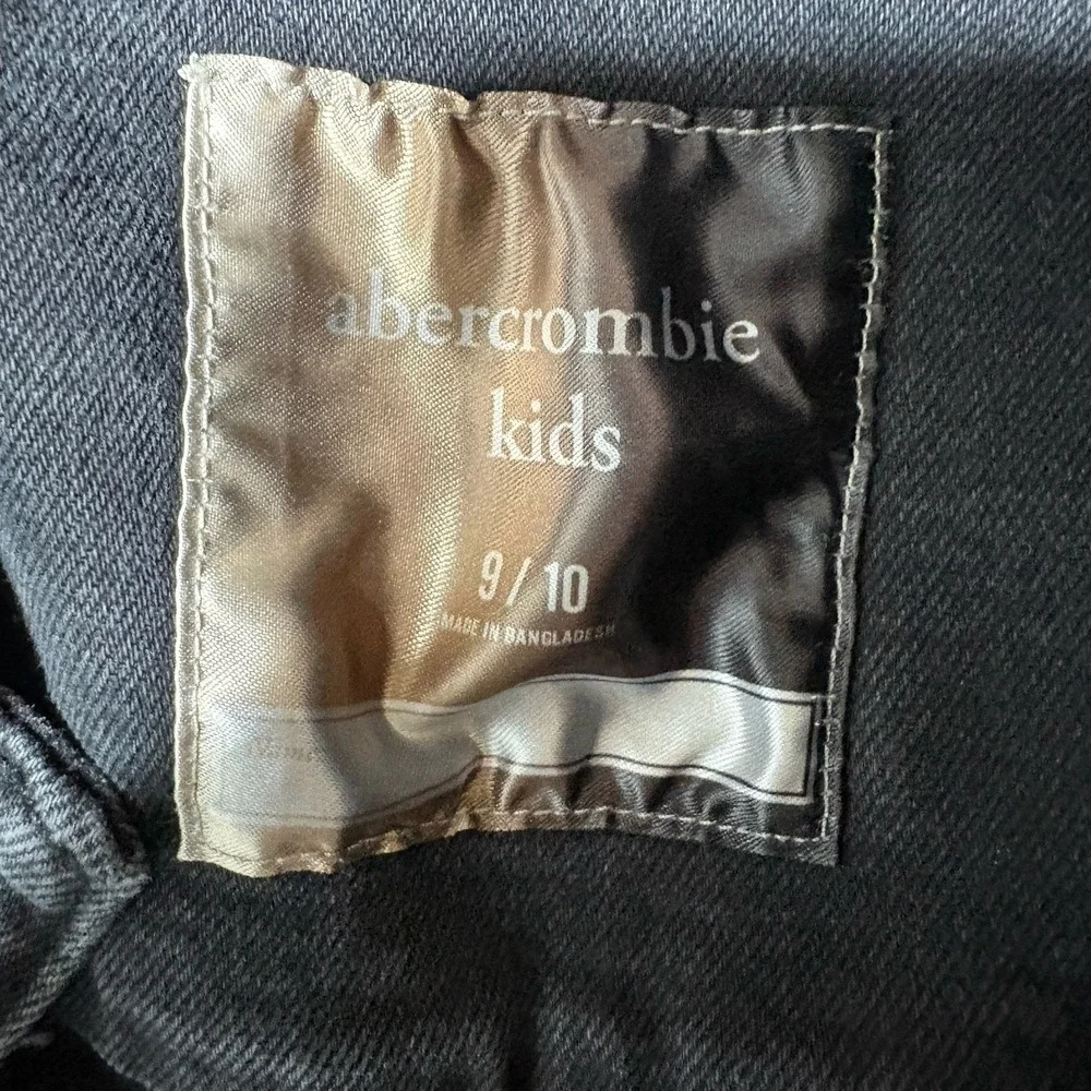 Abercrombie Kids Denim Jacket Girls Kids 9 10 Black Floral Embroidery Cropped